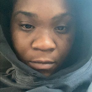 Meet your Posher, Akia